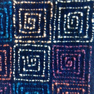 ラオス H.P.E. レンテン族の豆敷き : sonorité news OPEN 11:00~17:00