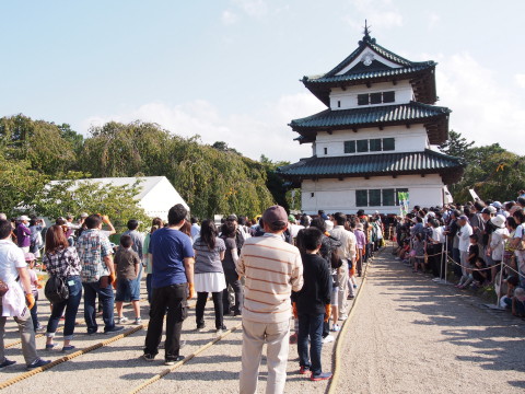 曳屋ウィーク:弘前城石垣修理工事*2015.09.22_b0147224_202386.jpg