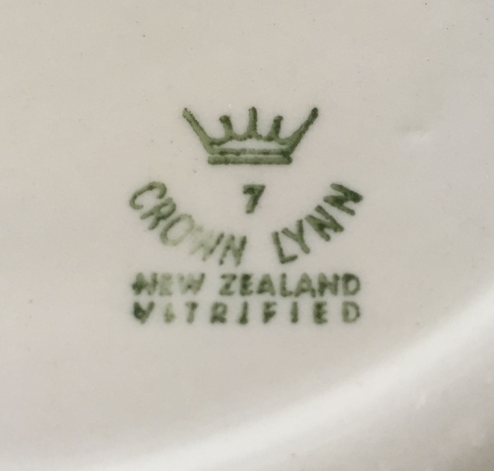 うちのお皿／　Crown Lynn Plates_e0310424_17505500.jpg