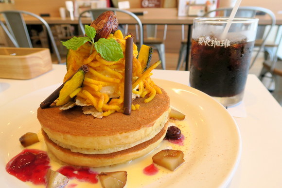 珈琲館のモンブランホットケーキ 平日 会社を休んだら