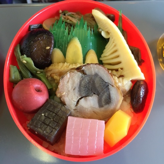 本日の駅弁 だるま弁当1000円(高崎駅  群馬県)_d0021356_01115009.jpg