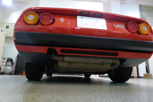 Ferrari は美しく、速くなければならない。_a0129711_21174075.jpg