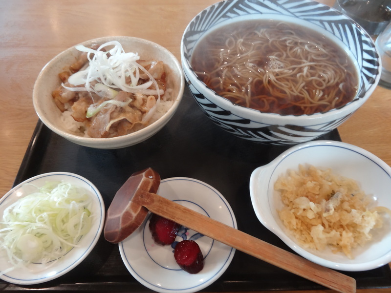 千葉で早朝の丼と日本蕎麦のセットです。_c0225997_5185717.jpg