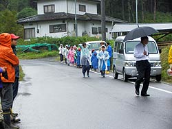稲刈り体験(月光原小・西根小)_d0247484_13481933.jpg