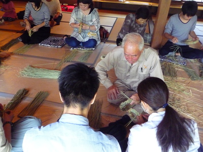 藁細工のワークショップ_e0135219_14571937.jpg