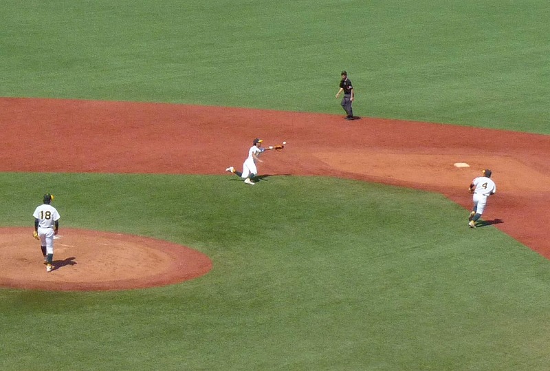 専修大対日本大 9月22日 東都大学野球1部 後半_b0166128_1961146.jpg