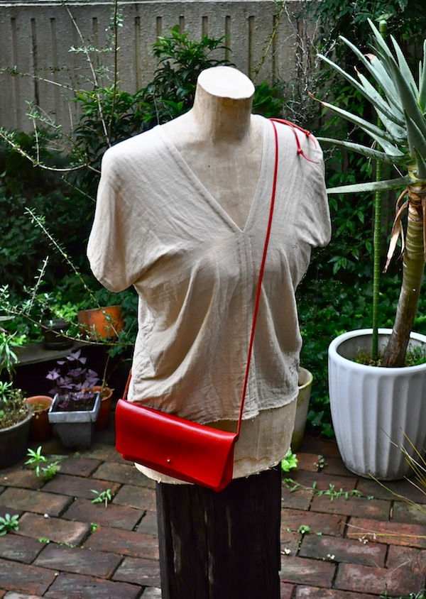 red pouch_b0172633_2032365.jpg