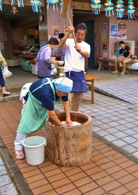 小さな祭りがありました!_c0336902_1836238.jpg