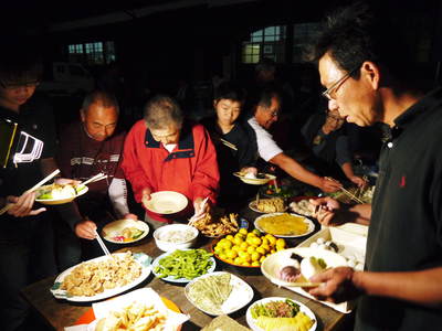 きらり水源村の「お月見会2015」 飲んで食べてしゃべって!たくさん笑いました!! _a0254656_20163973.jpg