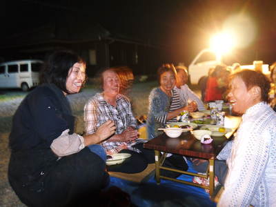 きらり水源村の「お月見会2015」 飲んで食べてしゃべって!たくさん笑いました!! _a0254656_2027259.jpg