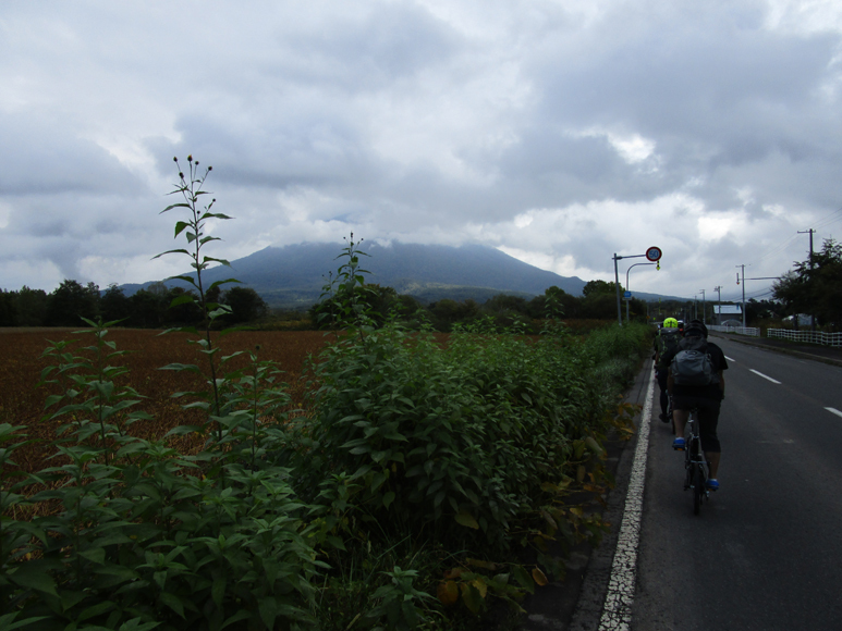 羊蹄山ツアー～腰、時々雷雨、のち右腕～_c0292312_07570144.jpg