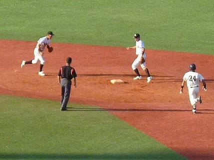 國學院大対亜細亜大 9月22日 東都大学野球1部 後半_b0166128_2163947.jpg