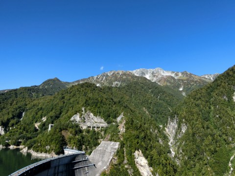 立山旅行①、黒部ダムへ_e0045768_22465863.jpg