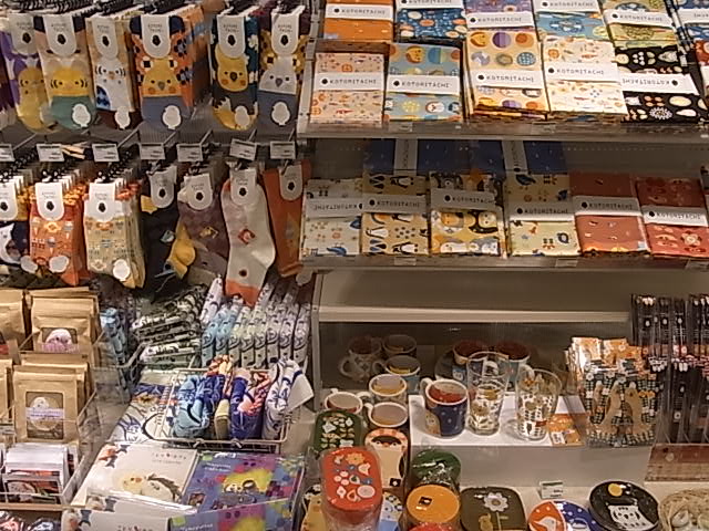 東急ハンズ梅田店インコと鳥の雑貨展 常設ブースの場所と様子_d0322493_11131081.jpg