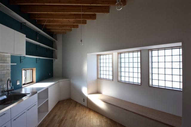 『箕面の家 店舗付き住宅』 ホームページに完成写真をアップしました。_d0111714_19161894.jpg