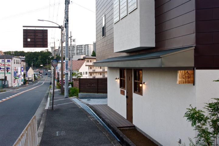 『箕面の家 店舗付き住宅』 ホームページに完成写真をアップしました。_d0111714_1916217.jpg