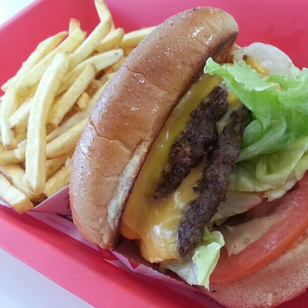 IN-N-OUTバーガー_a0105740_13574450.jpg