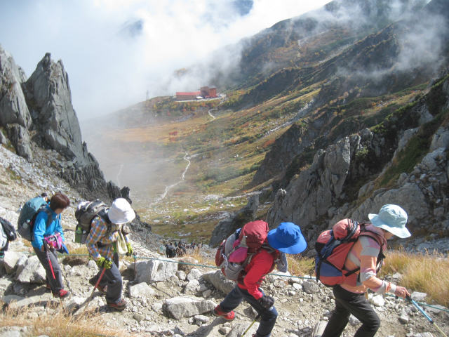 2015.9.27～29 木曽駒ヶ岳2956ｍ～宝剣岳2931ｍ～空木岳2864ｍ_c0219866_12343299.jpg