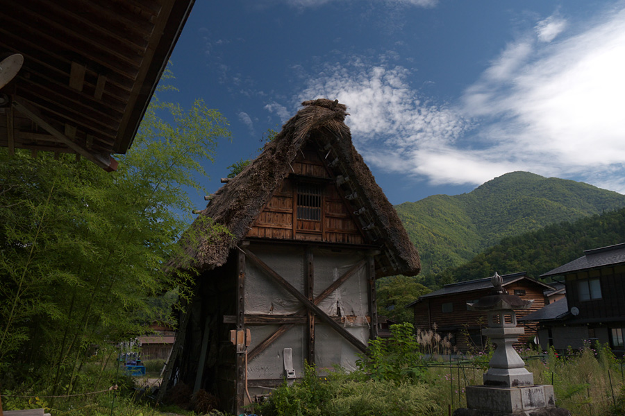 15.09.12：現役最後の夫婦旅行、②初秋の白川郷を歩く１_c0007190_2036040.jpg