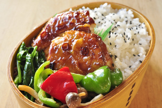 カジキ照り焼き弁当_b0171098_8401637.jpg
