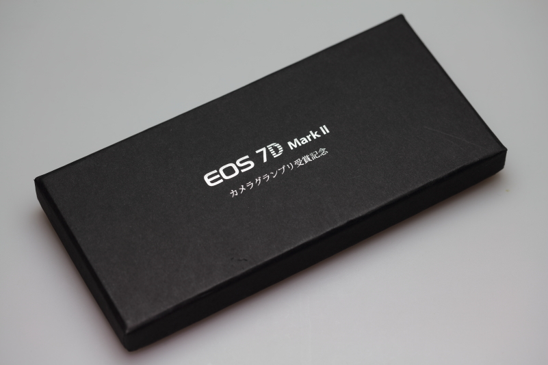 EOS 7D Mark II カメラグランプリ受賞記念 オリジナルネームタグ_d0177632_22572179.jpg