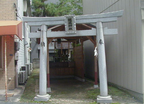 ●神社の造形―岡山駅近くの道通神社_d0053294_251646.jpg