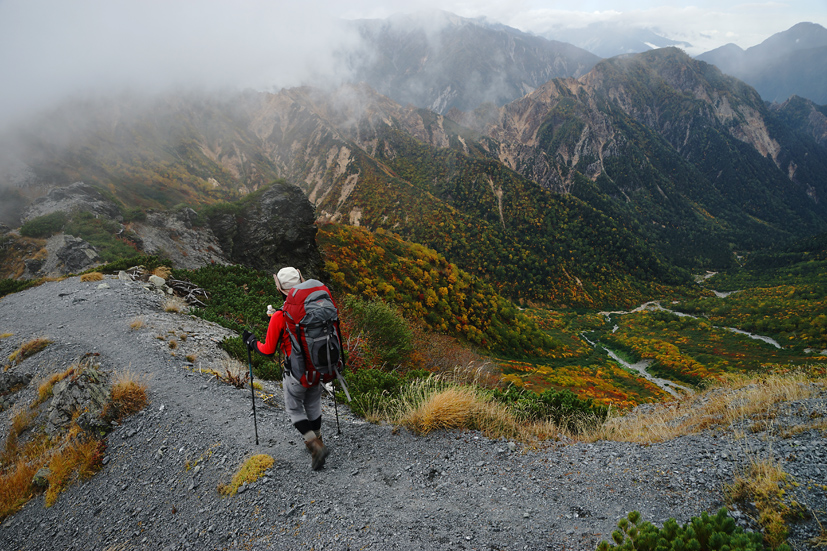 錦秋絶景山歩♪　東・西鎌尾根から笠ヶ岳　3泊4日　(2)_f0016656_902937.jpg