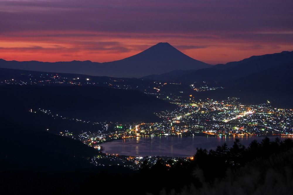天空の高ボッチからの富士山（２）・・・朝焼け！に佇むシルエットは・・_a0031821_21561930.jpg