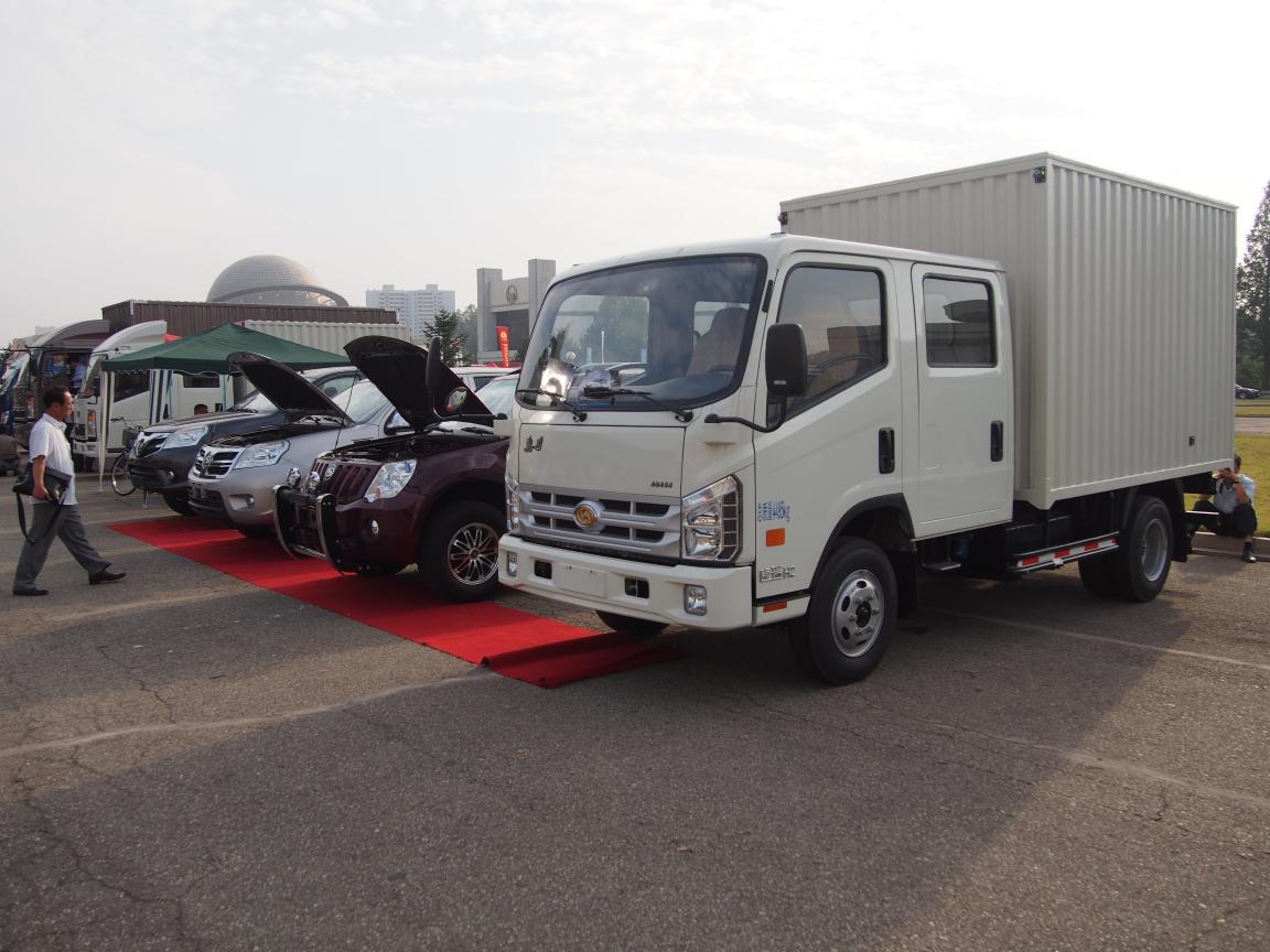 渋滞というのは大げさだが 平壌市内には車が増えている ニッポンのインバウンド 参与観察 日誌 渋滞というのは大げさだが 平壌市内には車が増えている ニッポンのインバウンド 参与観察 日誌