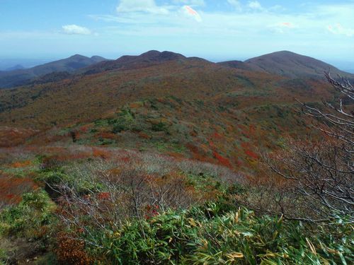 船形山山頂避難小屋へ薪の担ぎ上げ_c0294658_20214381.jpg