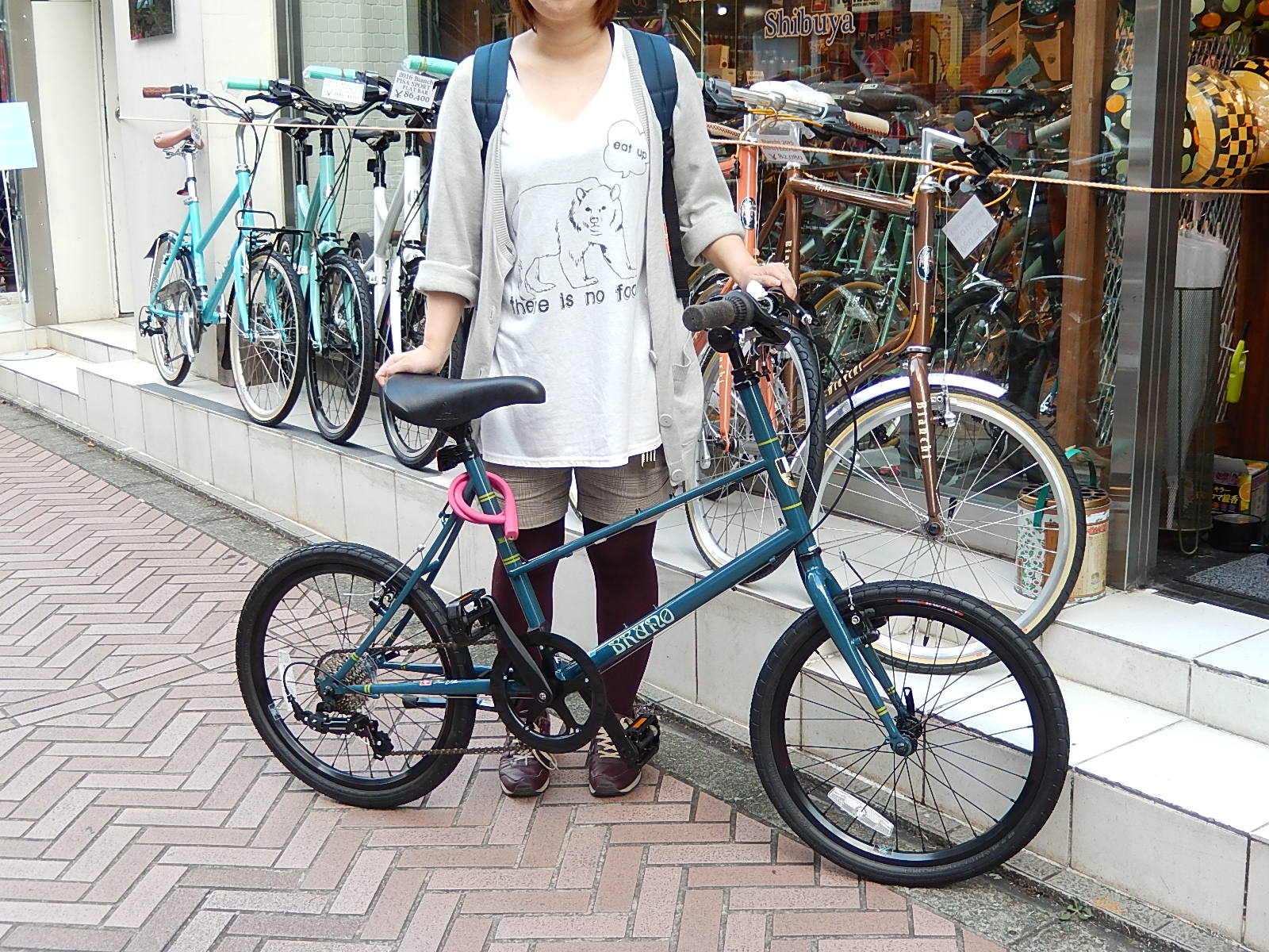 10月4日　渋谷　原宿　の自転車屋　FLAME bike前です_e0188759_17123318.jpg