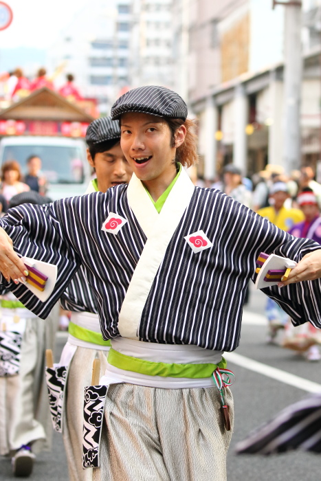 第62回よさこい祭り 本番1日目 ほにや その2_a0077663_8233286.jpg