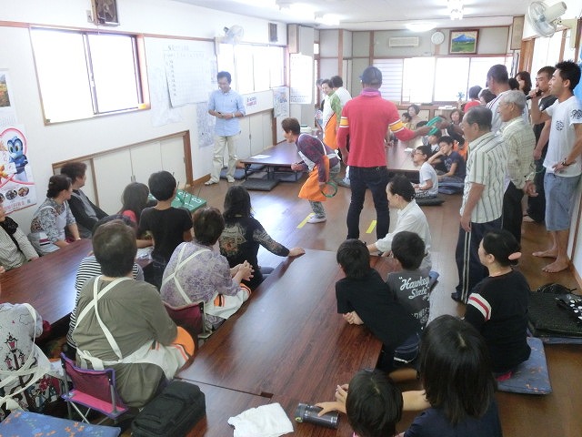 子どもから高齢者まで生涯青春! 駿河台三丁目の三世代交流「ありがとう会」_f0141310_7365021.jpg