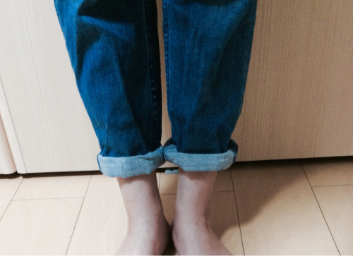 ボーイフレンドデニムをオシャレに穿く!_d0336521_22363313.jpg