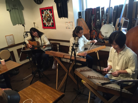 ルーツミュージック ライブ 越谷_d0225380_21295782.jpg
