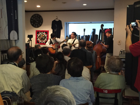 ルーツミュージック ライブ 越谷_d0225380_21335204.jpg
