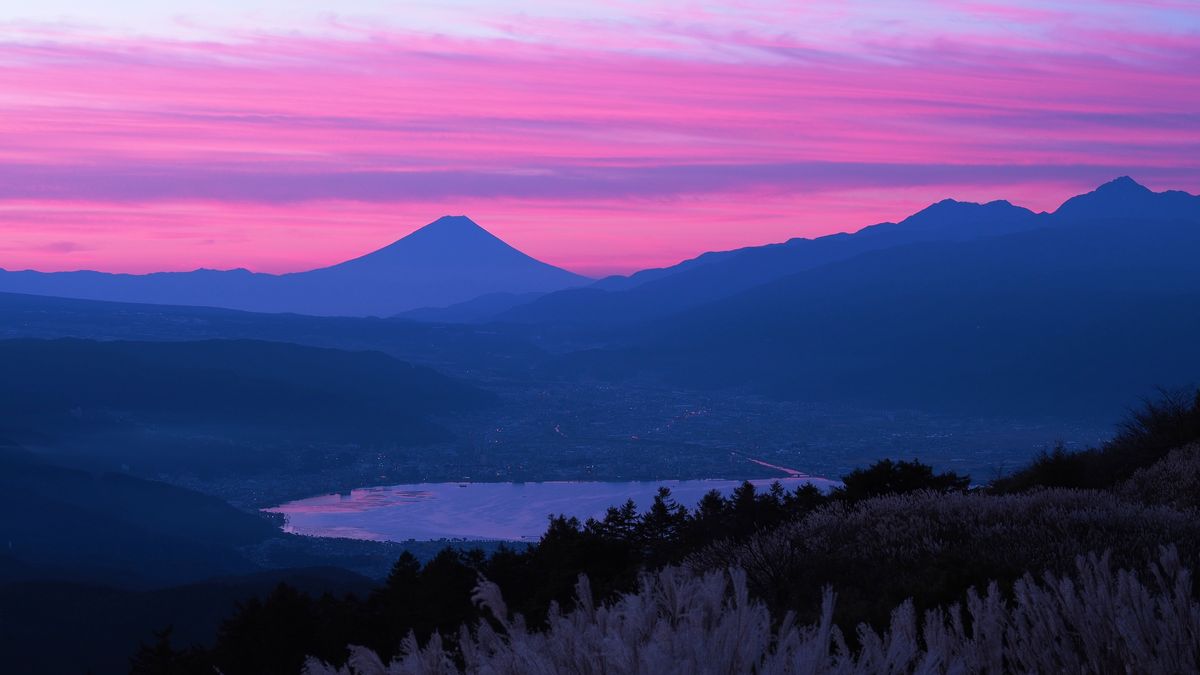 秀麗「高ボッチ高原」からの富士山(3)・・・朝焼けは_a0031821_1121148.jpg