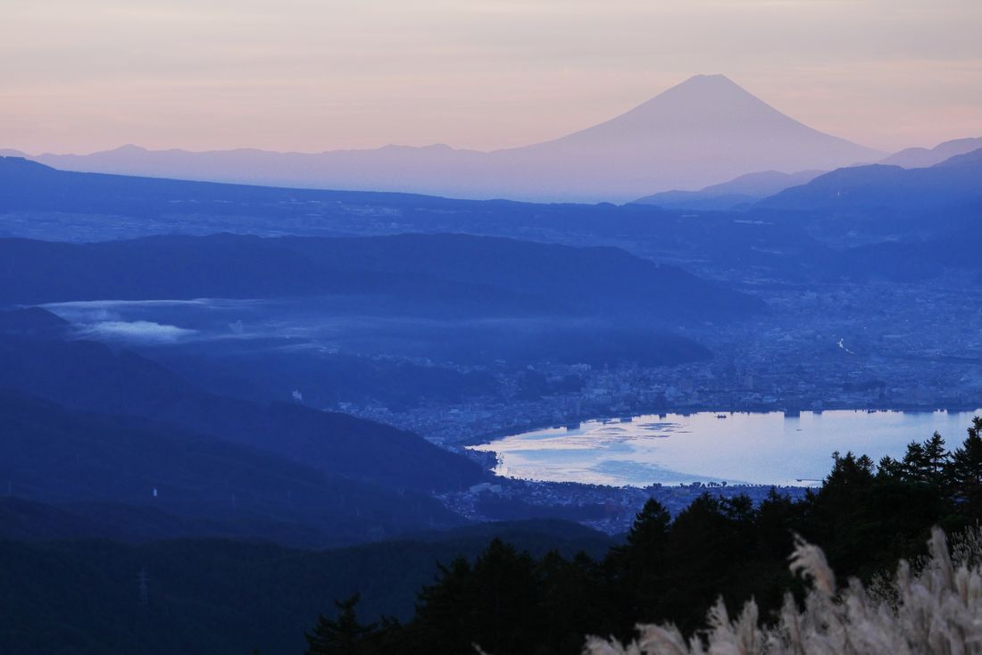 秀麗「高ボッチ高原」からの富士山（３）・・・朝焼けは_a0031821_11213859.jpg