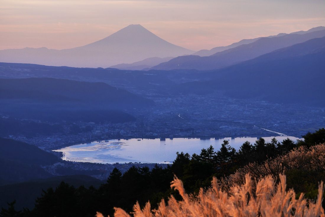 秀麗「高ボッチ高原」からの富士山(3)・・・朝焼けは_a0031821_11221063.jpg