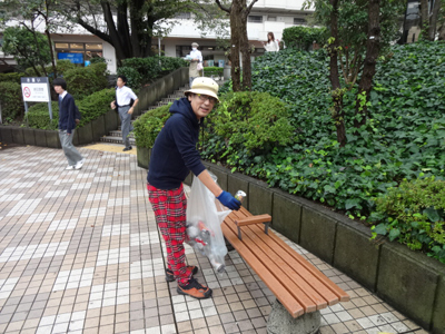 「ゴミ拾い」/文:ルー大柴_a0083222_10222846.jpg