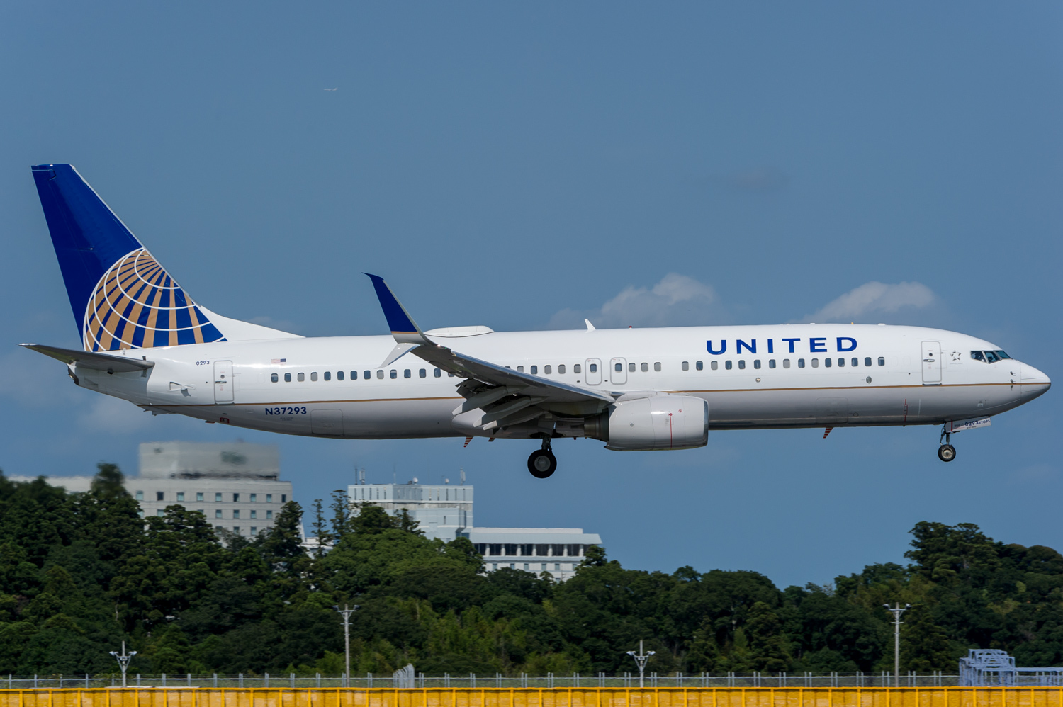 2015/8/15 成田空港_c0323551_21375258.jpg