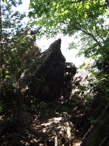 御岩神社3 頂上にある石2つ_a0064067_15112431.jpg