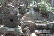 御岩神社3 頂上にある石2つ_a0064067_15121313.jpg