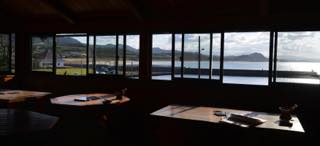福部の岩戸海岸.....店内からはその絶景を望む事ができる..._b0194185_19585739.jpg