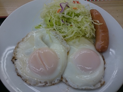 10/7夜勤明け ソーセージWエッグ定食牛小鉢¥450+生ビール¥150×2杯@松屋_b0042308_10275316.jpg