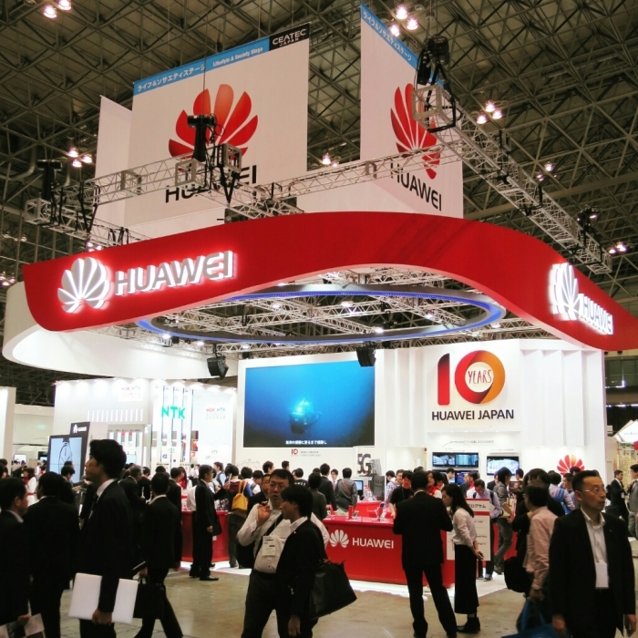 CEATEC JAPAN 2015 の華為技術日本ブースでは Huawei Watch が人気でした_c0060143_13055166.jpg