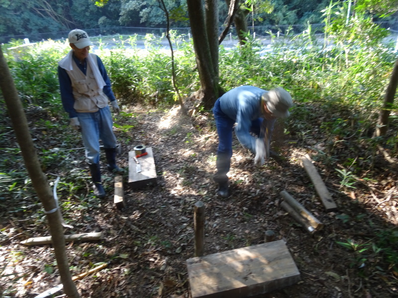 ぼうけん山に周遊路が完成　in　うみべの森_c0108460_21532356.jpg