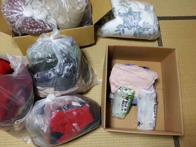 衣替え・・・ポリ袋に入れる_c0330749_08000046.jpg