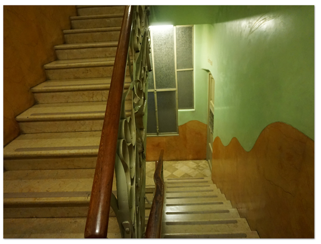 西地中海クルーズ(15) 「カサ・ミラ」食事付きナイトツアー_d0210324_8211360.jpg