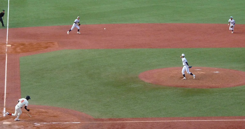 日本大対中央大 9月30日 東都大学野球1部 後半_b0166128_2043636.jpg